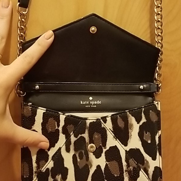 Kate Spade Crossbody 🐆 - Picture 4 of 5